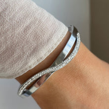 Load image into Gallery viewer, Crystal Crossover Bangle ( VIP 56)