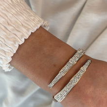 Load image into Gallery viewer, Rose Gold Crystal Overlap Bangle (VIP59R)