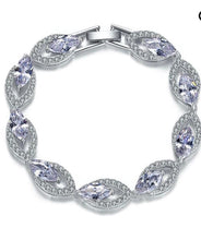Load image into Gallery viewer, Pear Shaped Crystal Link Bracelet (Vip31)
