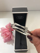 Load image into Gallery viewer, Crystal Buckle Bangle (VIP68)