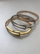 Load image into Gallery viewer, Crystal Buckle Bangle (VIP68)