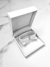 Load image into Gallery viewer, Crystal Crossover Bangle ( VIP 56)
