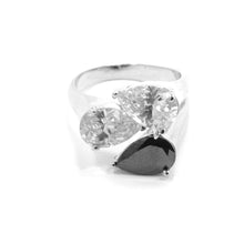 Load image into Gallery viewer, Brilliant Cut Crystal Ring (Design R23)

