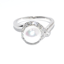 Load image into Gallery viewer, Brilliant Cut Crystal Pearl Ring (Design R3)
