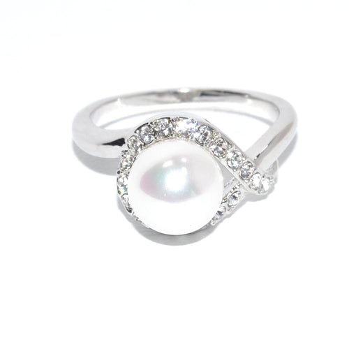 Brilliant Cut Crystal Pearl Ring (Design R3)