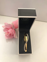 Load image into Gallery viewer, Gold Crystal  Crossover Bangle ( VIP 56G)
