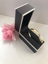 Load image into Gallery viewer, Gold Crystal  Crossover Bangle ( VIP 56G)
