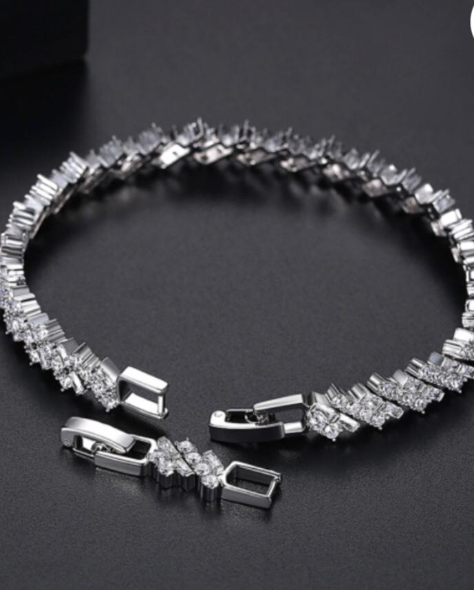 Crystal Brick Style Bracelet (Vip86)